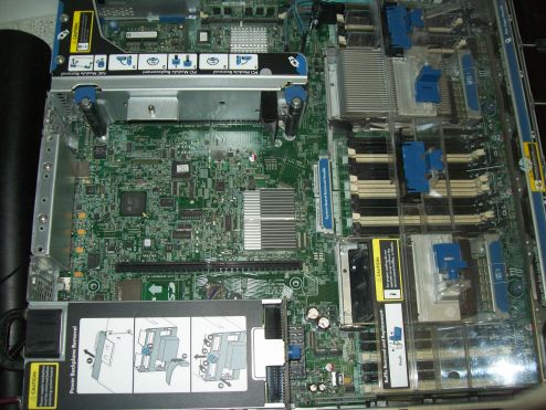 Server Mainboard nach der Reinigung